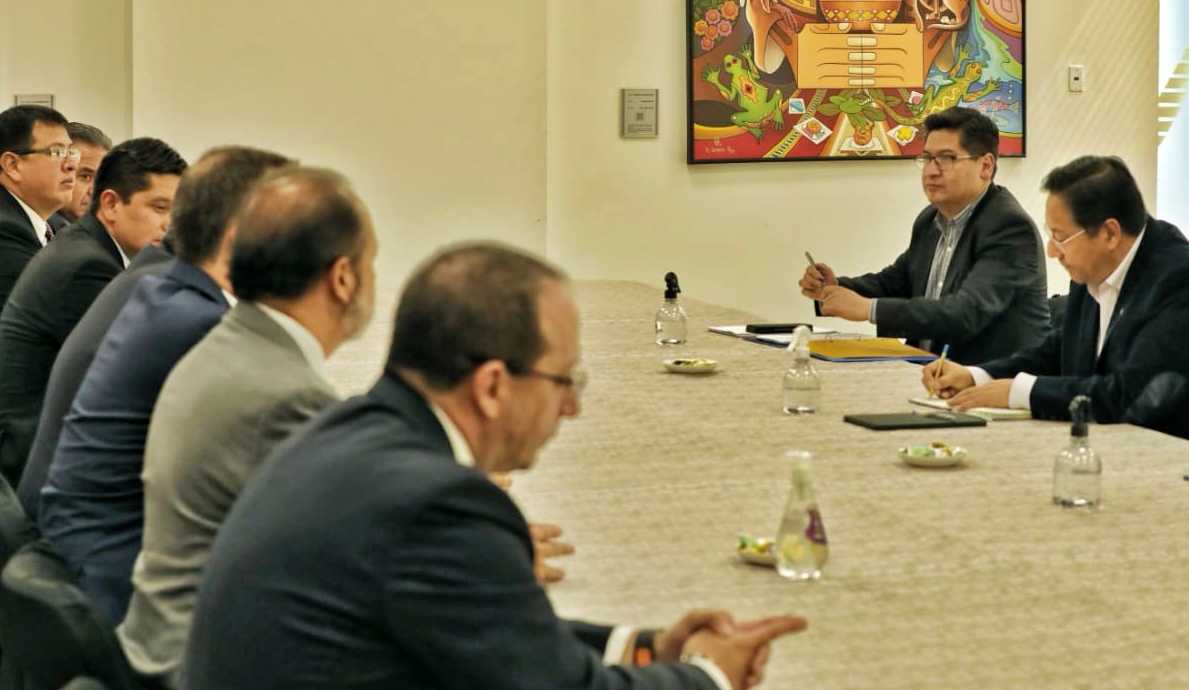 Arce se reúne con los empresarios; acuerdan coordinación e implementar un plan de trabajo