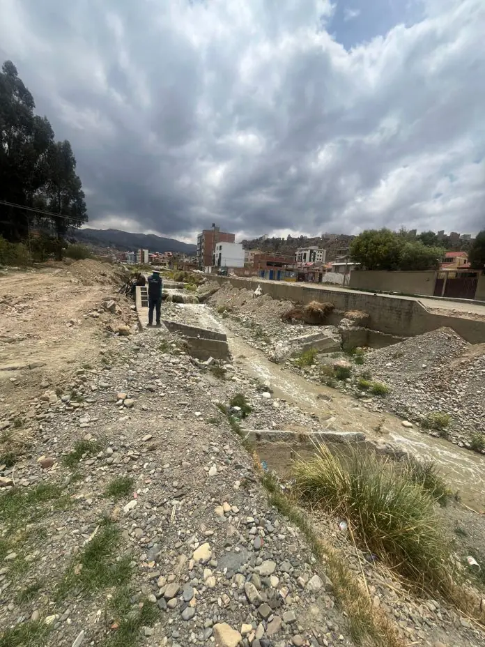 La Alcaldía comienza obras de reparación en el río Irpavi