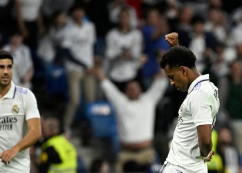 Real Madrid homenajea a Vinicius con victoria 2-1 sobre el Rayo