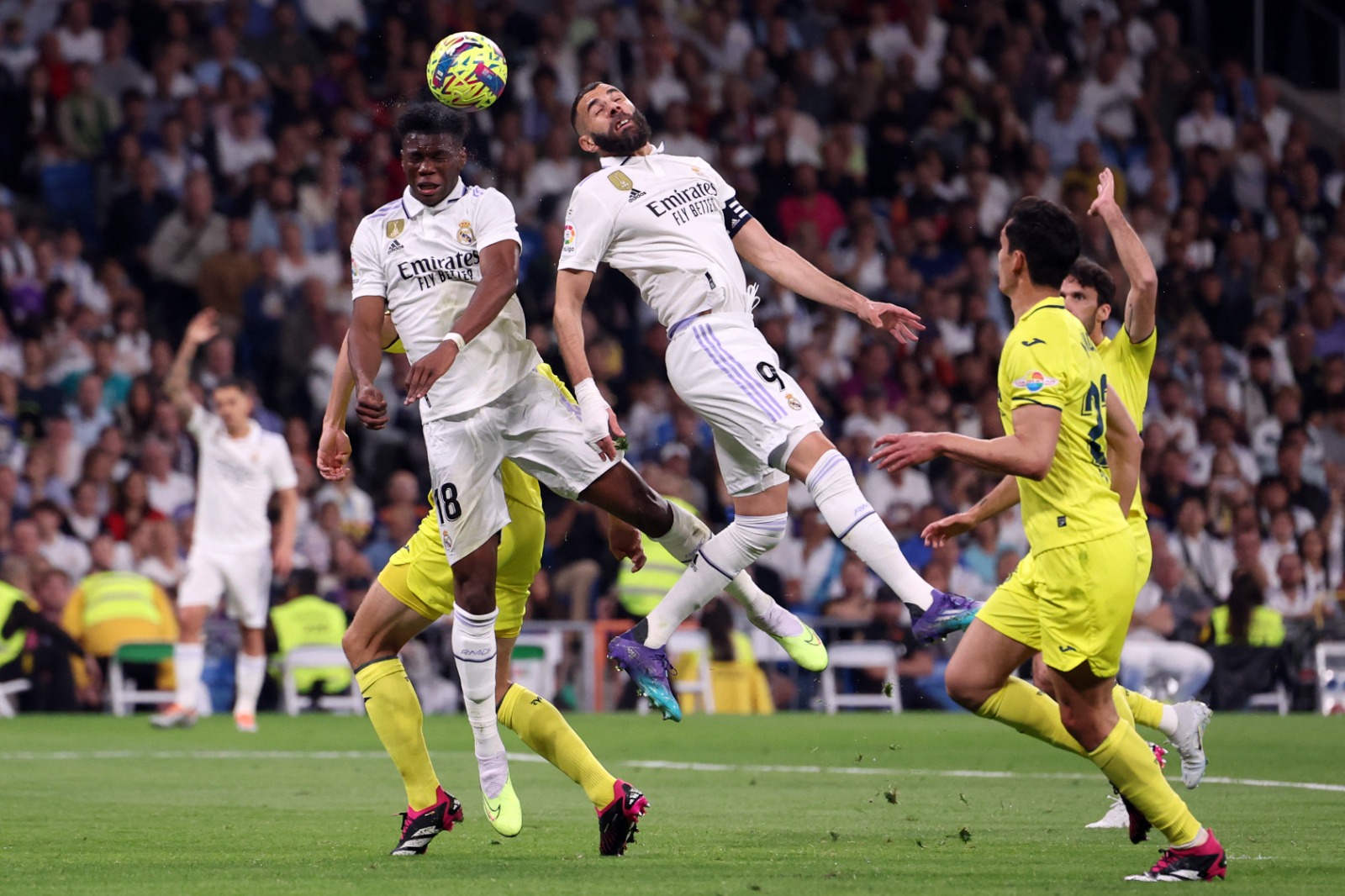 Real Madrid cae 3-2 en casa con Villarreal y ve alejarse el título de Liga