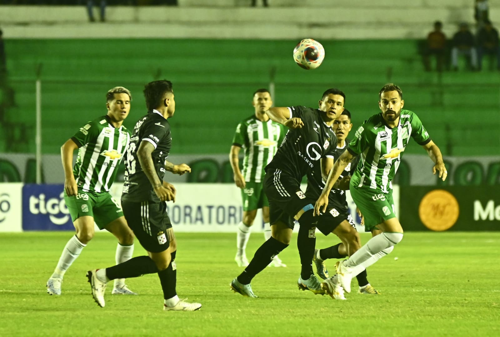 Real Santa Cruz es cosa seria y vence a Oriente Petrolero