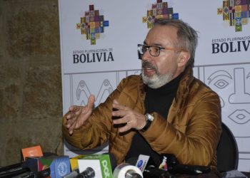 El vocero presidencial Jorge Richter, en conferencia de prensa, este sábado.