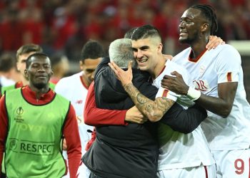 La ultradefensiva Roma de Mourinho a la final de la Europa League