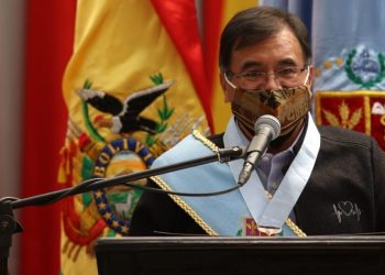 Sánchez: Hay que agarrarnos de la mano y dejar en casa los colores partidarios