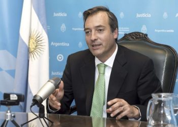 Ministro Soria: Macri cargó las armas con que la dictadura boliviana masacró a su pueblo