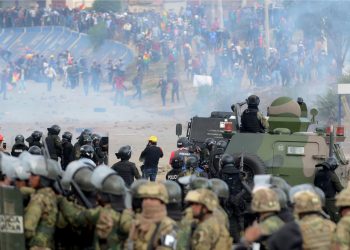Richter deplora la vigencia de prácticas dictatoriales en la fuerza pública de hoy
