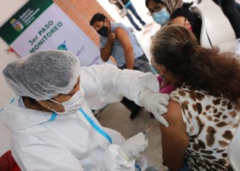 Santa Cruz alerta de que sus vacunas se acabarán en dos días y pide redistribución