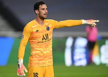 El portero español del PSG Sergio Rico ‘en estado grave’ tras caer de un caballo