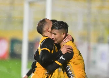 Bajo lluvia tenaz, el Tigre gana 3-1 a ‘Inde’ y sigue en pelea