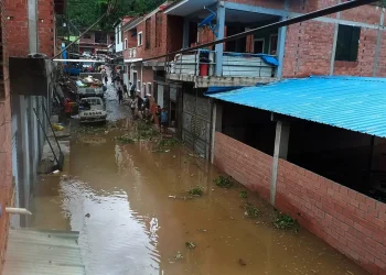 Una inundación golpea a Tipuani y afecta a unas 250 familias