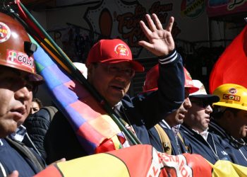 Arce participa de los festejos de la COB y señala que los trabajadores son la fuerza que impulsa la economía