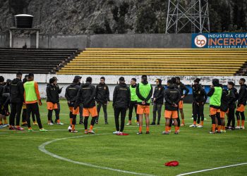 En The Strongest preocupa comenzar ‘casi’ de cero por la salida de Rescalvo