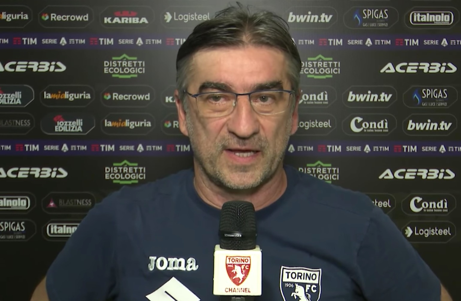 El entrenador del Torino denuncia insultos racistas de hinchas de la Spezia