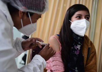 Salud garantiza 1,2 millones de vacunas para menores desde los 12 años