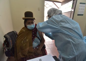La Paz y El Alto activan la vacunación en fin de semana