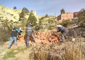 Ejecutan demolición de viviendas ilegales en la zona Inmaculada Concepción de Cotahuma