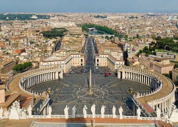 Forzó entrada Vaticano