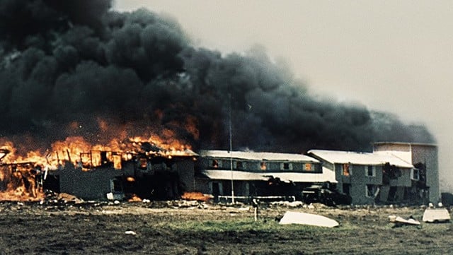 La masacre de Waco, contada 30 años después por el abogado que medió en la escena