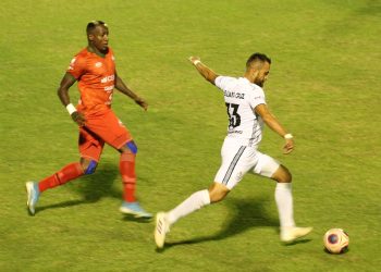 Guabirá gana con lo justo y trepa al segundo lugar