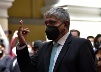 Arias jura como Alcalde y promete ‘trabajo, entrega y pasión’ por La Paz