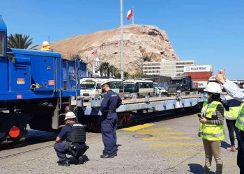 Empresarios: Ferrocarril Arica-La Paz complementará el transporte de carga internacional