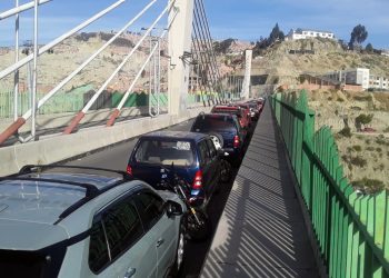 Silva cree que el puente Libertad se convirtió en parqueo ‘resultado de la improvisación’