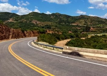 Con una inversión de $us 107,6 millones, Arce inaugura carretera Padilla-El Salto