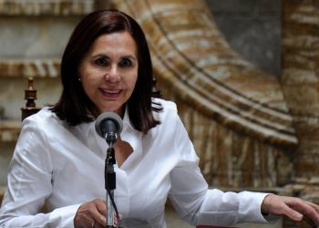 Longaric deplora denuncias de Mayta y dice que tuvo una ‘cancillería de lujo’