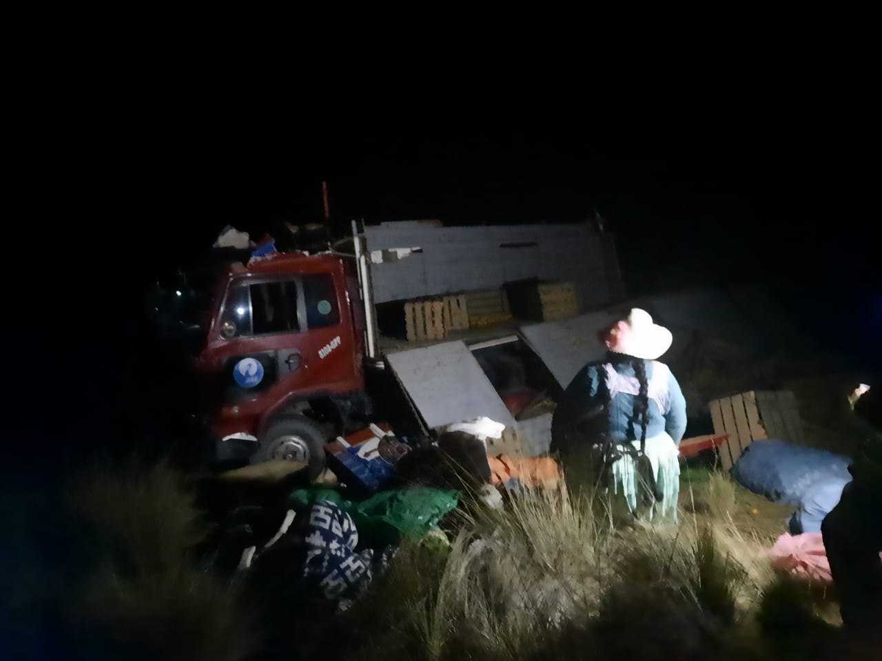 Seis personas resultan heridas tras embarrancamiento de un camión en La Rinconada