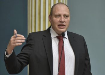 Blanco: Está avanzando ‘muy lento’ el proceso de liberación de patentes de las vacunas