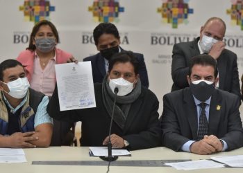 El Gobierno compromete ‘simplificar’ la compra de vacunas para las alcaldías