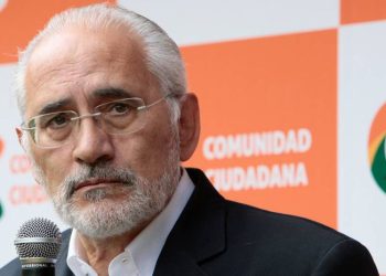 Expresidentes piden al gobierno de Arce respetar derechos de Mesa y cesar la ‘presión judicial’