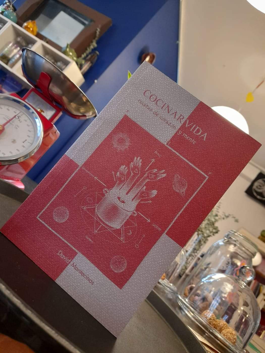 Sello editorial Polylepis presenta libro con recetas de cocina en forma de cuentos e ilustradas