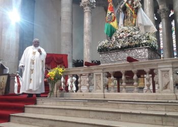 En Te Deum, Arzobispo cuestiona ‘persecuciones’ y constantes peleas ‘como perros y gatos’