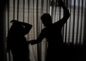 En Santa Cruz se investiga un nuevo caso de feminicidio, el agresor es un policía