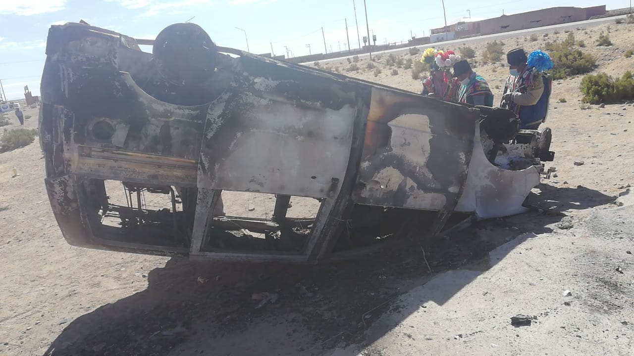 El CEO quema un vehículo en Huachacalla y pobladores anuncian bloqueo de carreteras