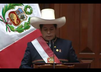 Izquierdista Pedro Castillo jura como nuevo presidente de Perú