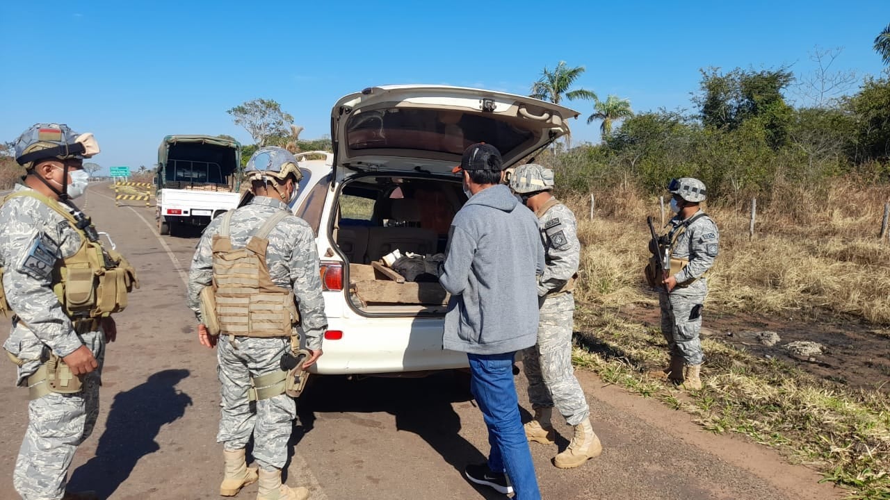 Militares intensifican operativos de control de contrabando en Guayaramerín
