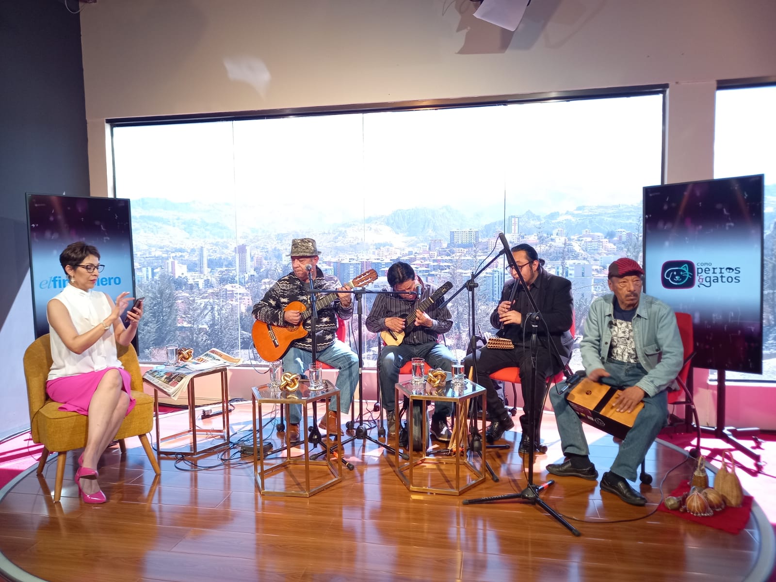 Con su música, el grupo Altiplano celebró la libertad y recordó el golpe de Estado de Banzer