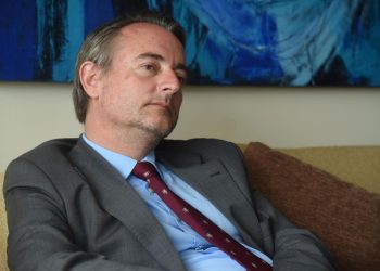 Denuncia contra León De la Torre por la crisis de 2019 será presentada en 30 días ante el Parlamento Europeo