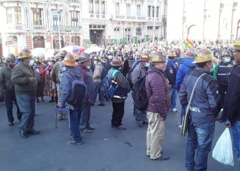 Auríferos piden destituciones en Senarecom y AJAM, y no del ministro de Minería