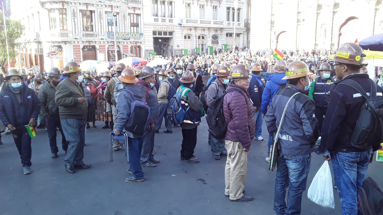 Auríferos piden destituciones en Senarecom y AJAM, y no del ministro de Minería
