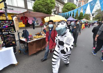 Ayer se inauguró en La Paz la Feria de los Mil Colores