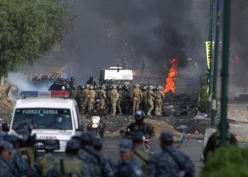 Víctimas de Huayllani piden a Áñez ‘hablar la verdad’ y amenazan con protestas