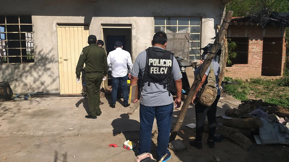 Un hombre mata con una picota a su pareja y a su hijastra en Cotoca