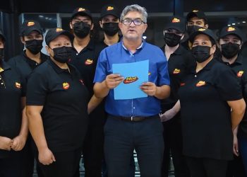 El dueño de Hot Burger pide disculpas tras hallazgo de un dedo en una hamburguesa