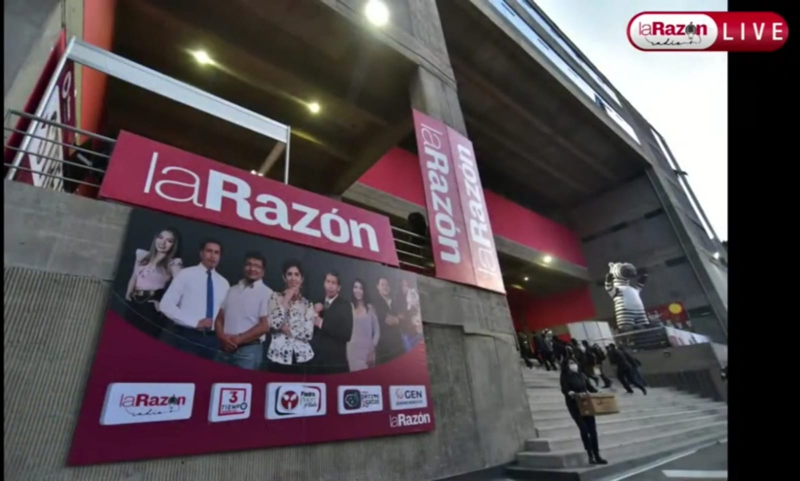 Desde fútbol hasta cocina, la amplia oferta del stand de La Razón en la FIL 2021 de La Paz