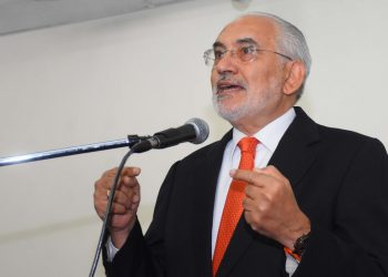 Mesa califica de ‘hipocresía’ la defensa de la wiphala asumida por el Gobierno