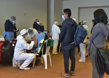 La cobertura nacional de vacunación con primera dosis alcanza el 60,6%
