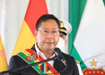 Arce anuncia tercera dosis de la vacuna para mayores de 60 años y enfermos crónicos